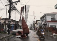 由于风暴给沿海地区带来大风和高水位，中国南方暂停了渡轮服务